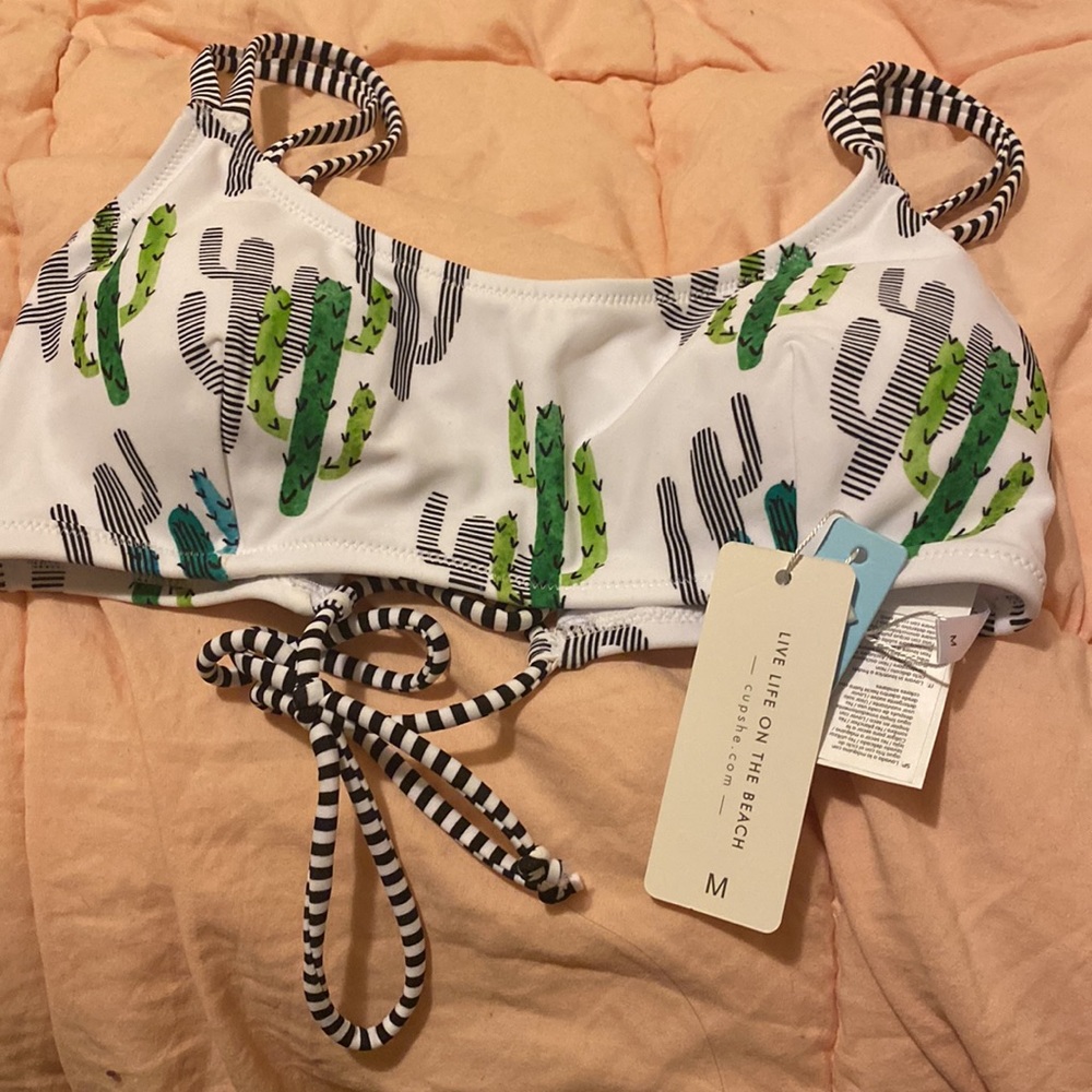 M cactus top so cute - Picture 3 of 3
